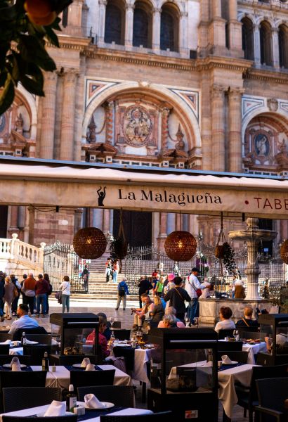 restaurante en la catedral la mejor ubicación para comer en el centro de Málaga
